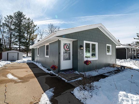 2nd image of 2143 MacArthur ROAD