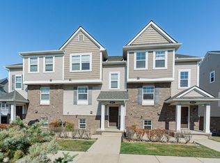4637 Bradley Cir, Troy, MI 48085