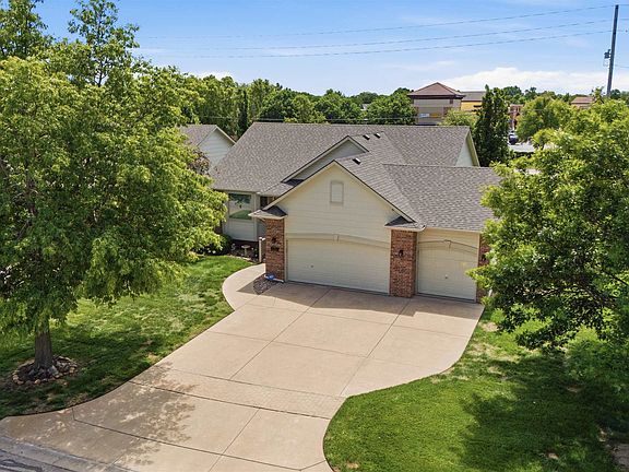 2nd image of 269 S Maple Dunes Ct