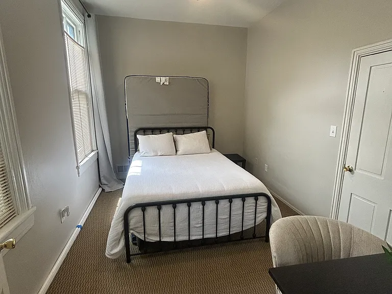 425 Russell St #1/2 — Photo 8