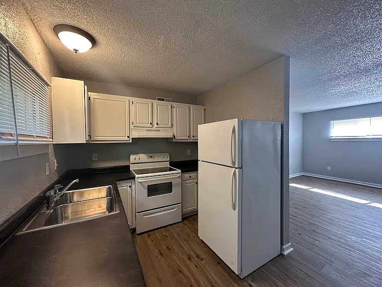 525 N Arlington St — Photo 13