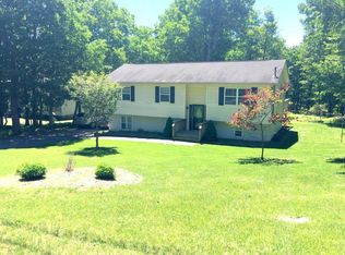 156 Caribou Rd, Dingmans Ferry, PA 18328