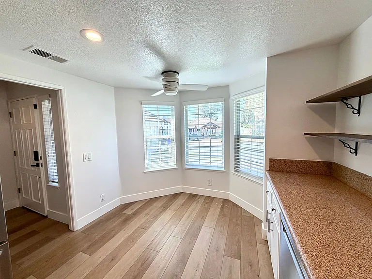 1345 Sunrise Cir N — Photo 5