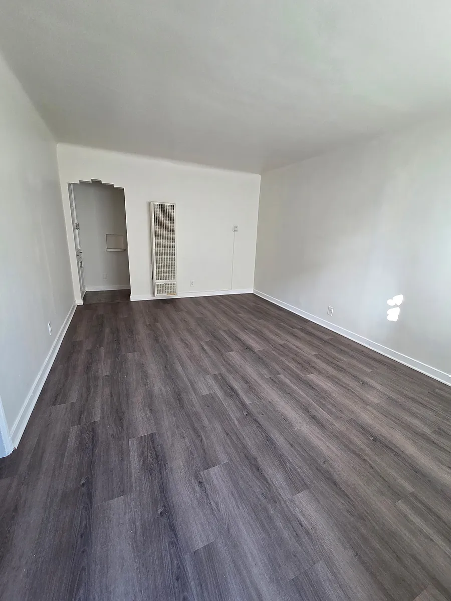 Building Photo - 1646 N Harvard Blvd #2