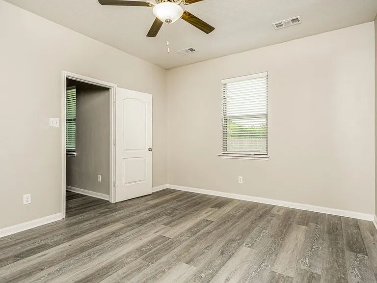 1403 Park Trails Blvd — Photo 9