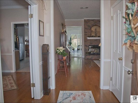 4th image of 103 Lakefront Dr