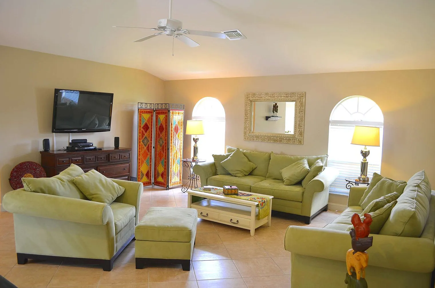 3 bed, 2.0 bath, 2098 sqft, $6,000 — Photo 3