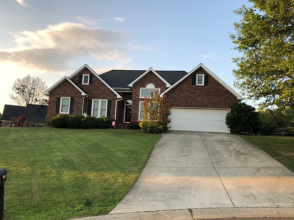 2nd image of 109 Firethorn Ct