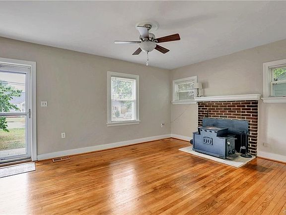 3rd image of 4005 Bremner Blvd