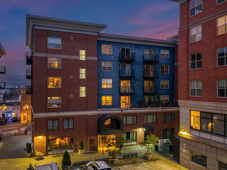 960 Harris Ave #307 — Photo 3