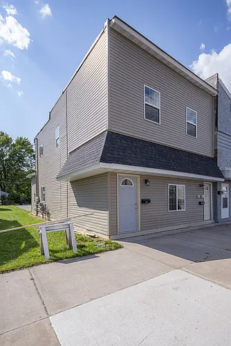 1815 Iowa Ave #2 Photo 1