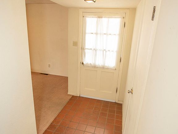 2nd image of 3007 N Sunset Ave