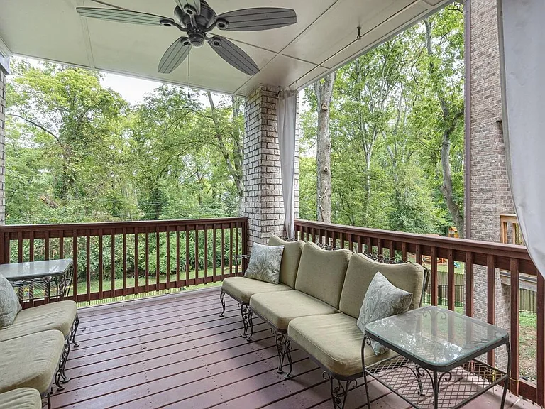 138 Haverford Dr — Photo 24