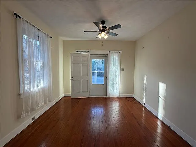 628 N Olympia St — Photo 7