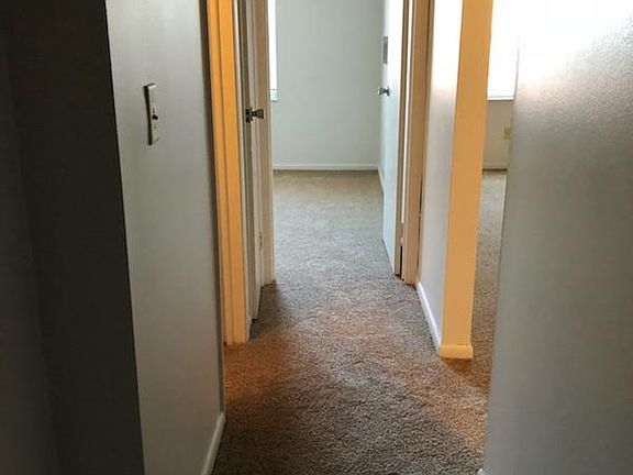 4th image of 808 Riverview Dr APT 29B