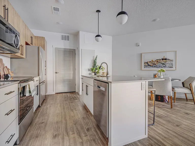 13601 S 600 W — Photo 6