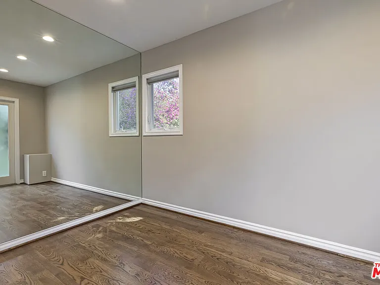1277 N Norman Pl — Photo 23