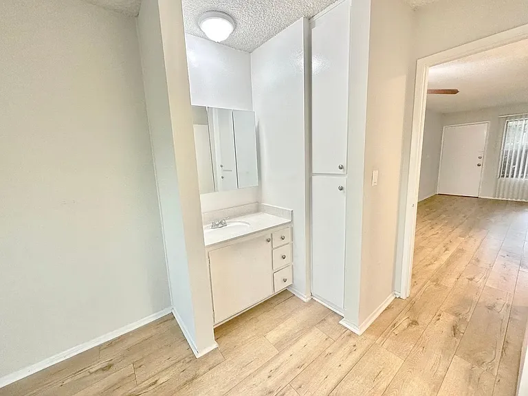 715 Machado Dr — Photo 7