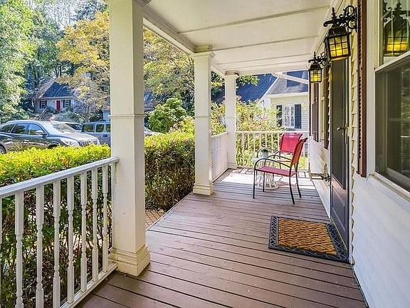 Look at this porch!