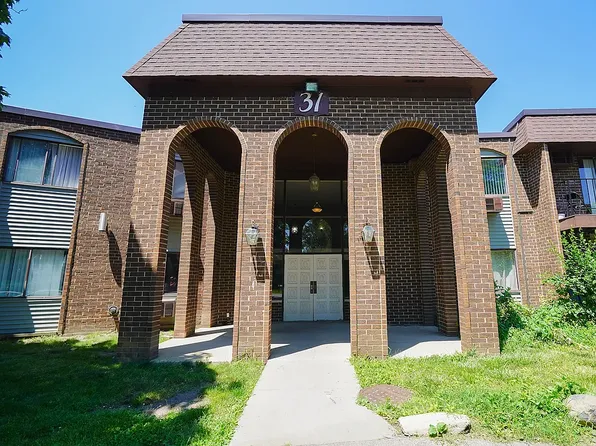 31 Washington Blvd, Mundelein, IL