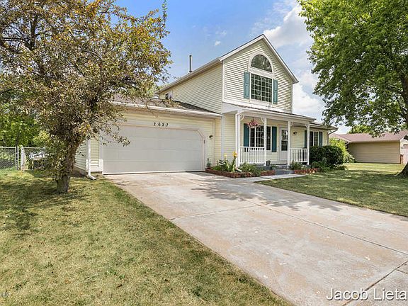 4th image of 2627 Thorn Creek St SE