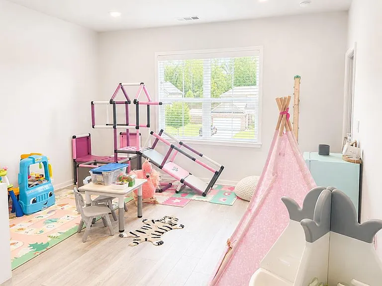 580 Briard Dr — Photo 17