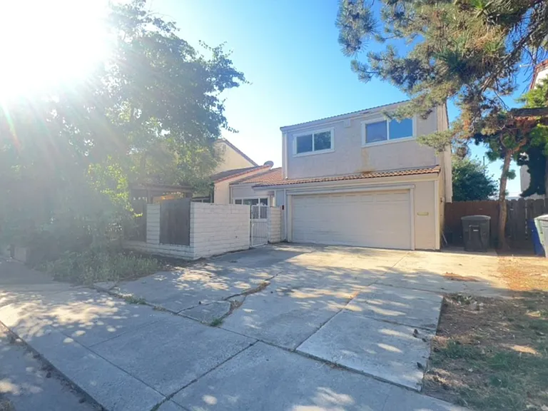 2220 Jason Way — Photo 2