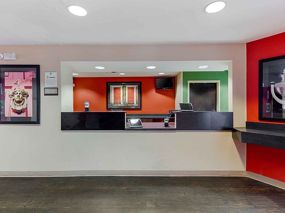 Lobby and Guest Check-in