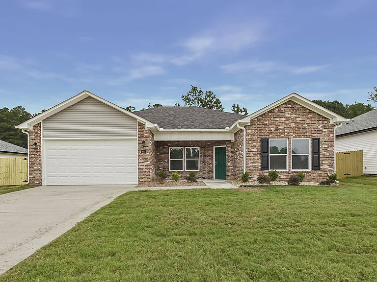 402 Redbud Ct — Photo 1