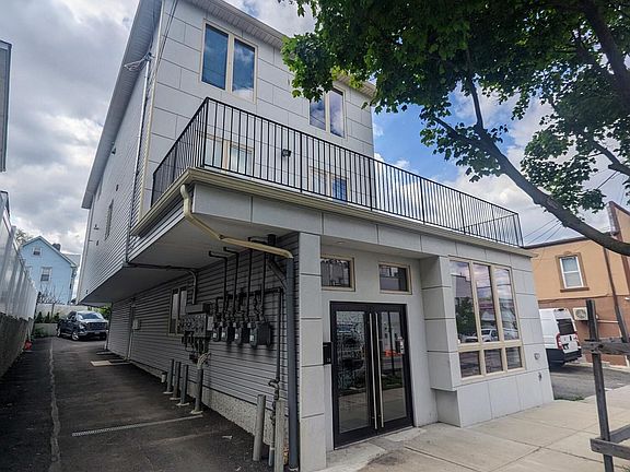 2nd image of 16 Burnside Ave