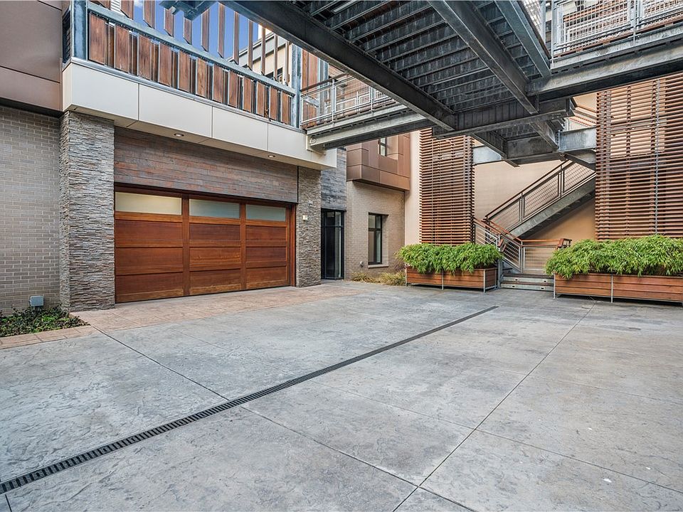 1st image of 215 25th St #6
