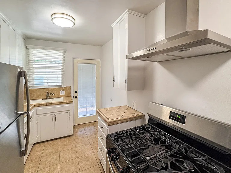 13208 Riverside Dr #1/2 — Photo 7