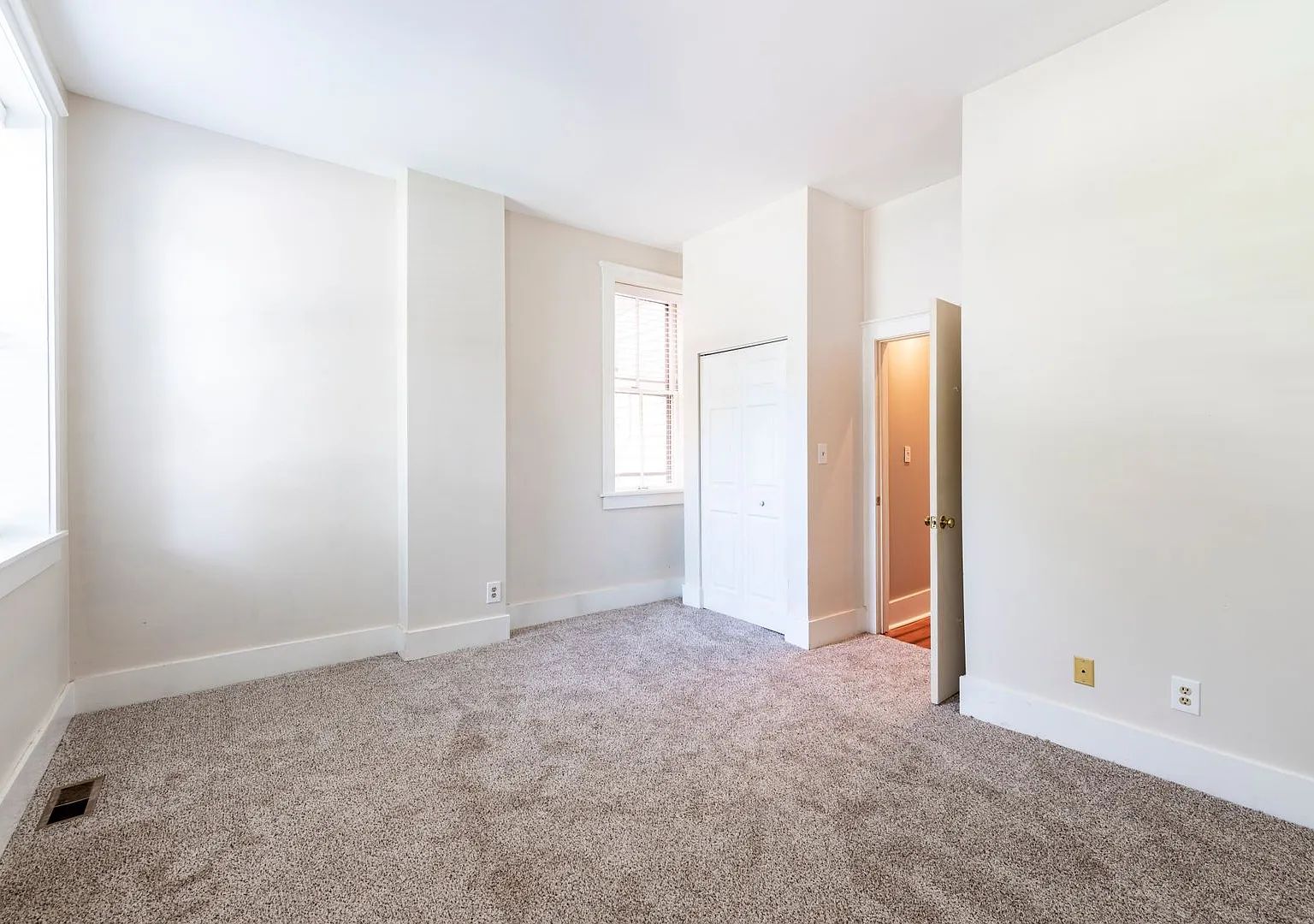 2 bedroom 1 bath Condo for rent. — Photo 2
