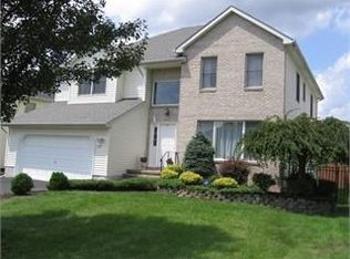 131 Carlton Dr, Parsippany, NJ 07054