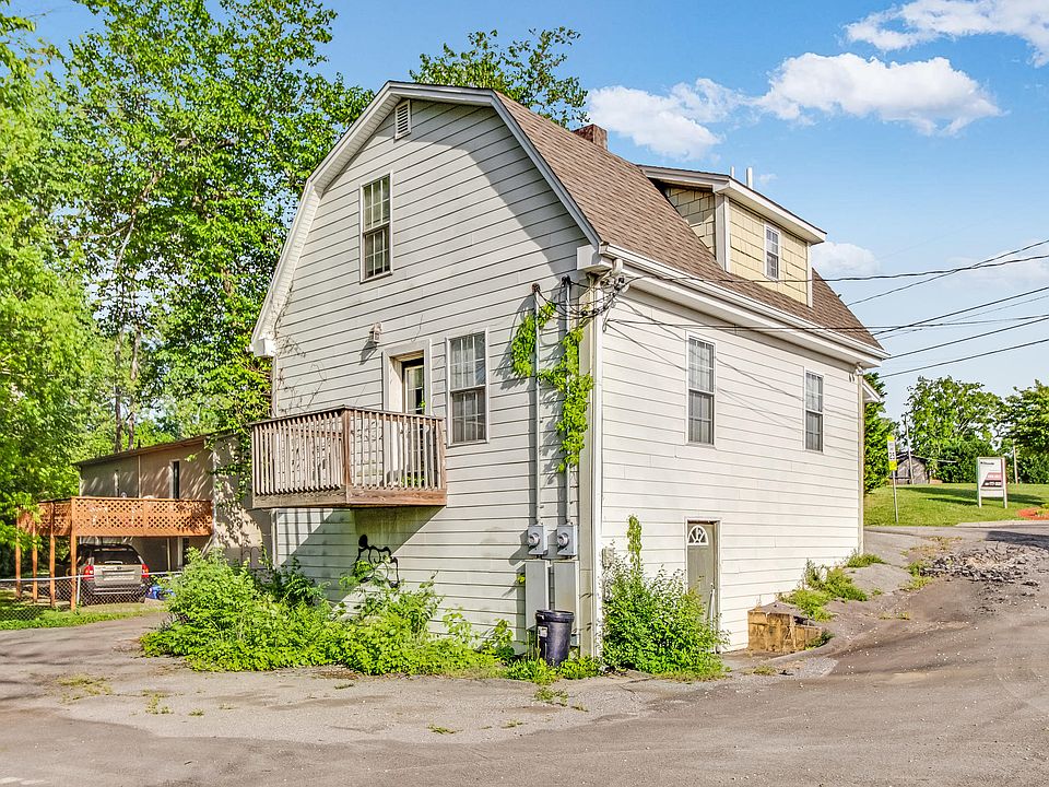 2nd image of 2833 Woodrow Dr