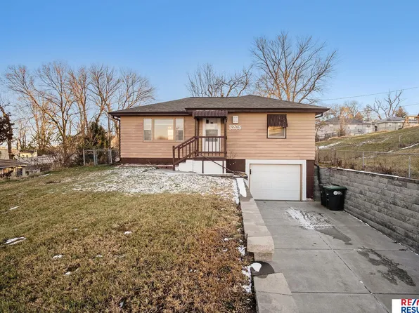 3205 Emmet St, Omaha, NE 68111