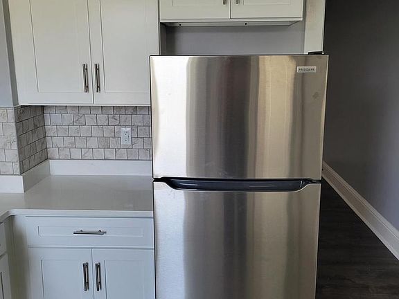 4th image of 6757 Woodley Rd