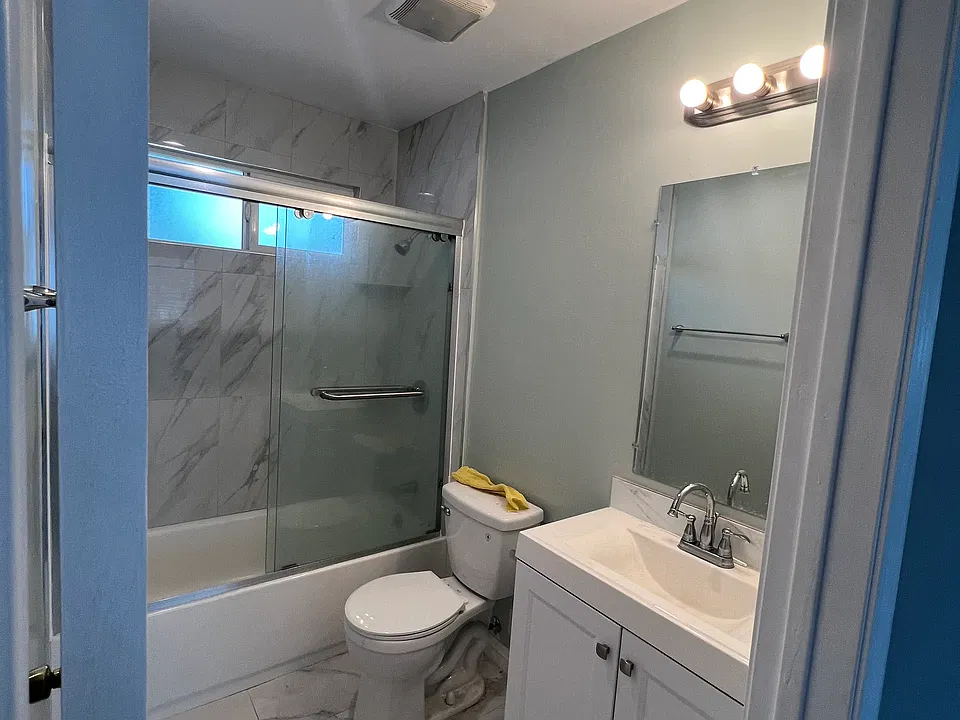 2nd Bathroom