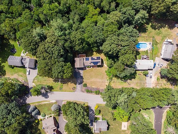 3rd image of 88 Forrest Rd