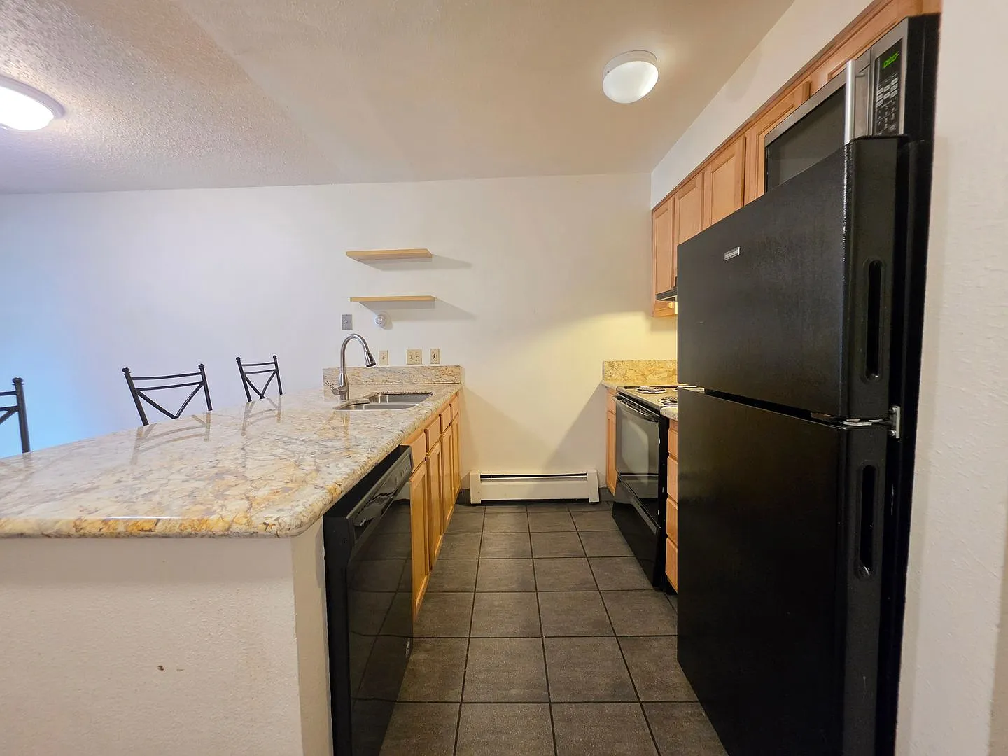 *Available Now* University Hill 3 Bedroom, 2 Story Unit *$1000 Deposit* — Photo 4