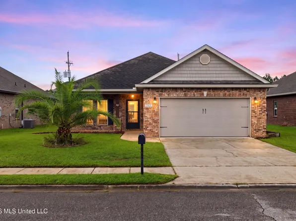 212 Sandy Dr, Ocean Springs, MS 39564