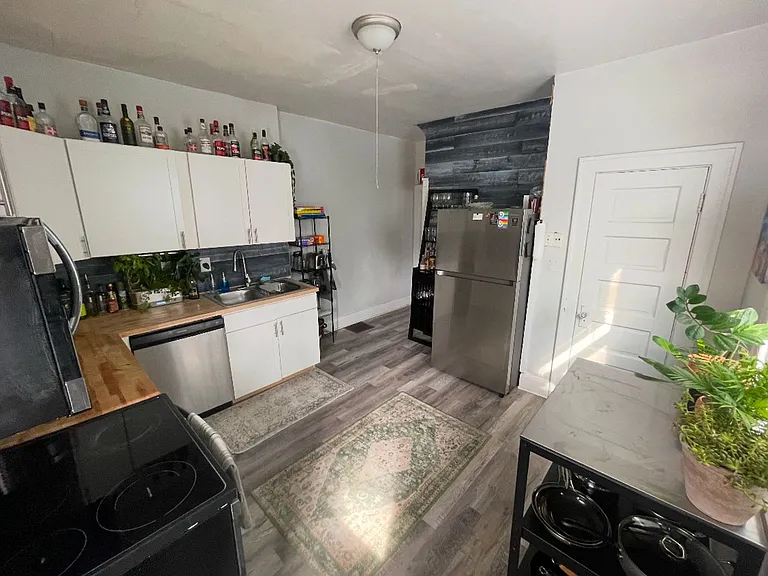 119-121 W Patterson Ave — Photo 3