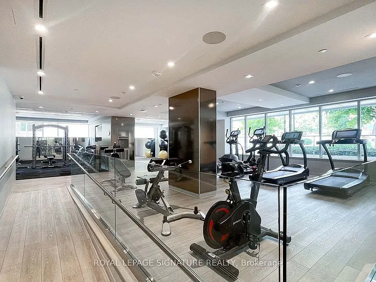 50 McCaul St #917 — Photo 27