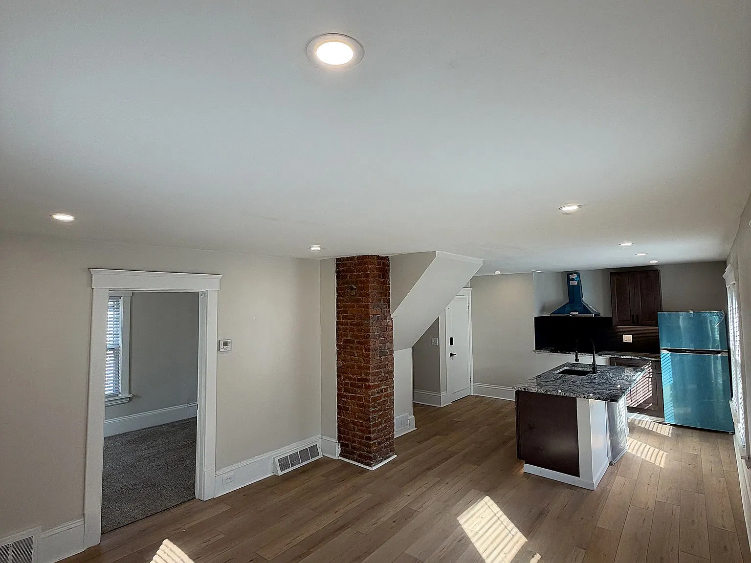 2 bed, 1350 sqft, $1,985 — Photo 4