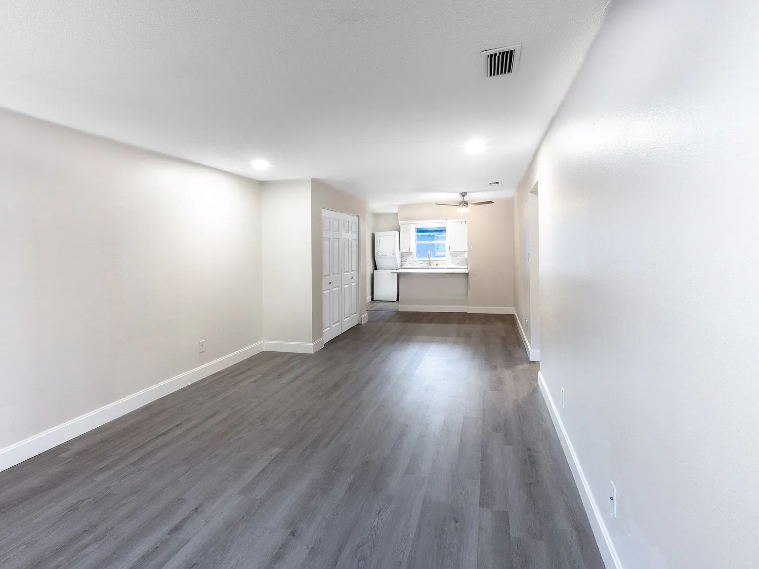2 bed, 953 sqft, $1,949 — Photo 4