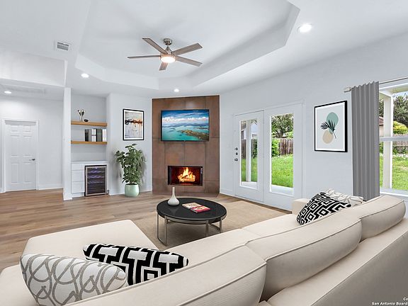 4th image of 855 CASTLE HILL