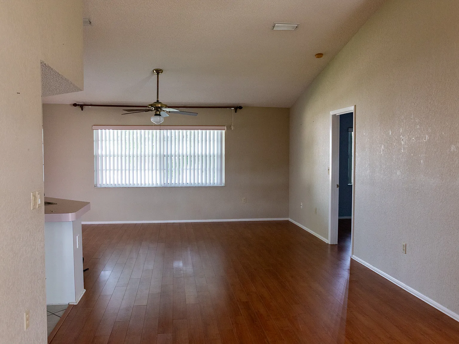 3 bed, 1726 sqft, $1,900 — Photo 4