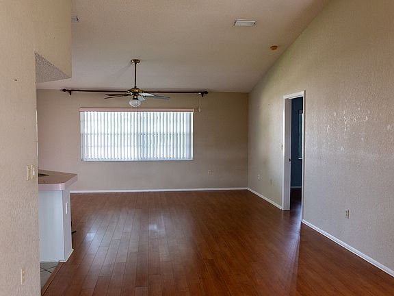 4th image of 7403 Fairwood Ave