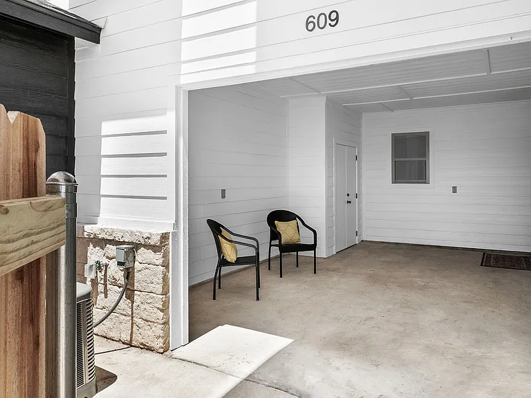 732 Meiomi Dr — Photo 2