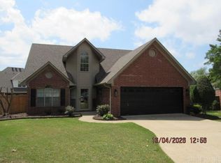 100 Bedford Cir, Conway, AR 72034